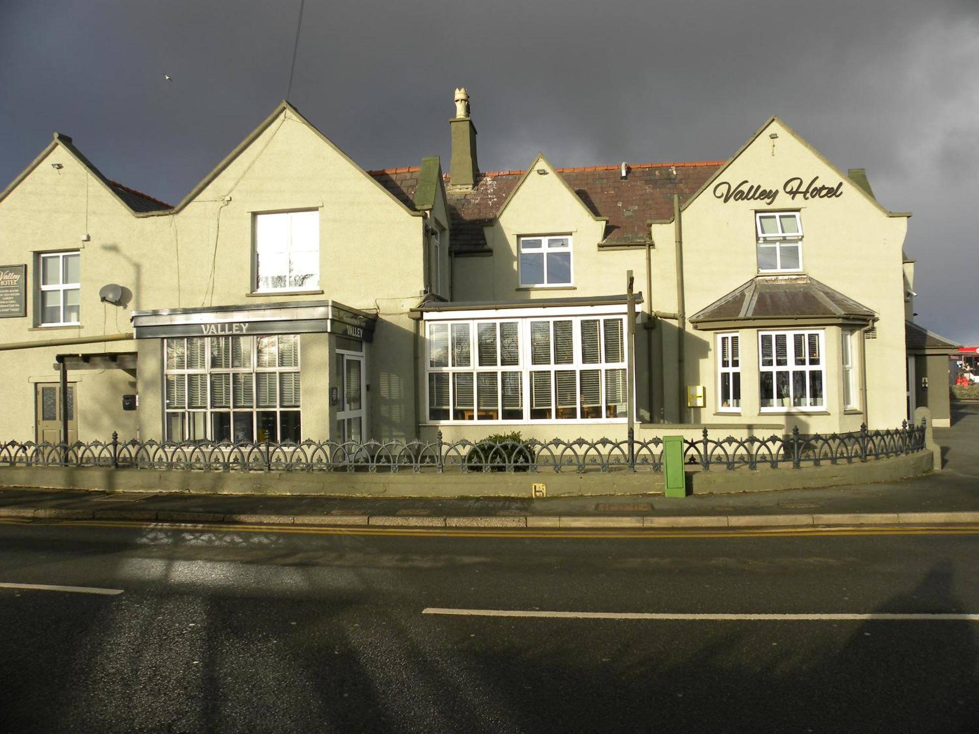 The Valley Hotel, Anglesey Exterior photo